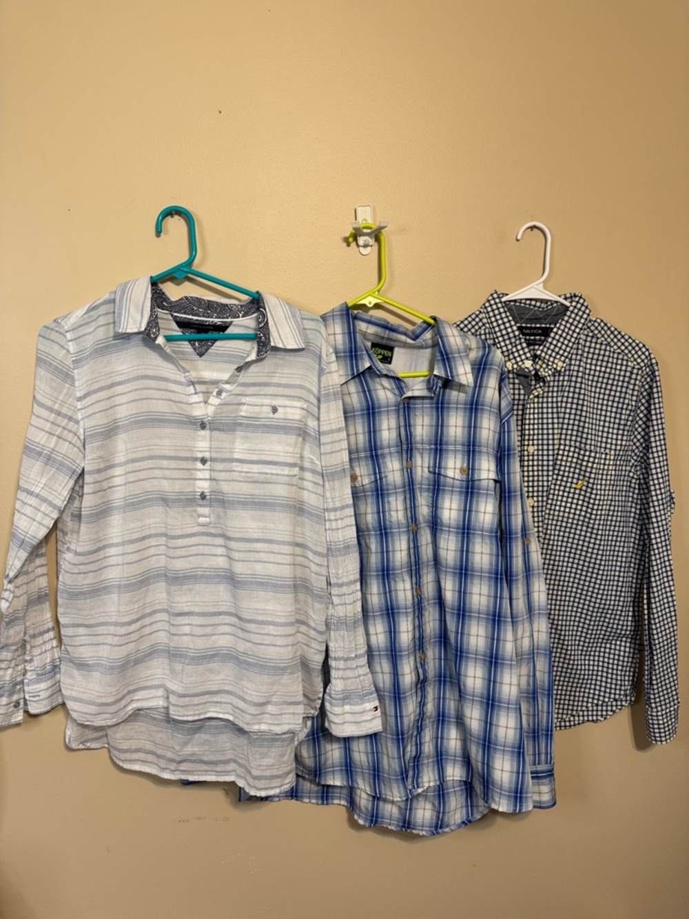 🚨🚨🚨3 Casual Button Down Shirts. Size Large. 3 for $35